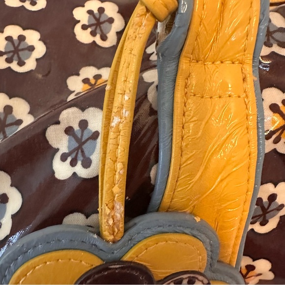 Vera Bradley Rare All-Over Patent Frill Travel Tote Buttercup Yellow Floral - Picture 3 of 14